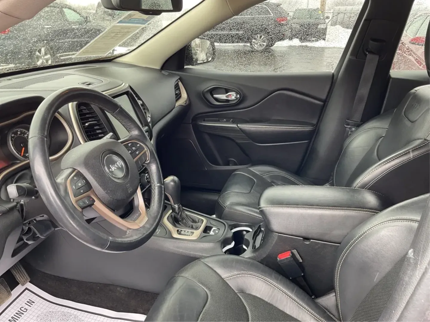 2015 Jeep Cherokee Limited (1C4PJMDS8FW) with an 3.2L V6 DOHC 24V engine, 9-Speed Automatic transmission, located at 1184 Kauffman Ave, Fairborn, OH, 45324, (937) 908-9800, 39.807072, -84.030914 - Need a dependable SUV that can handle Ohio weather, busy commutes, and spontaneous weekend escapes without draining your budget? This 2015 Jeep Cherokee Limited 4WD in Deep Cherry Red Crystal Pearlcoat is built for real life in Fairborn-whether you're shuttling kids to activities, commuting toward W - Photo#9