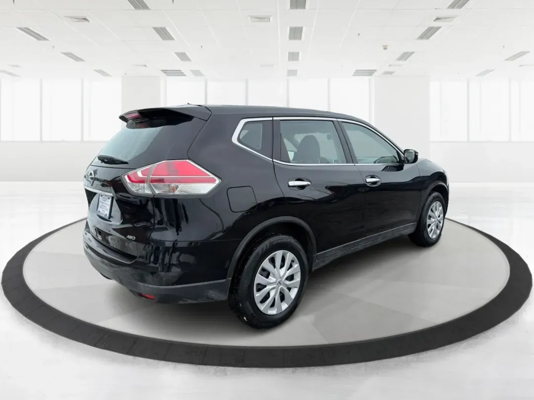 2015 Nissan Rogue S (KNMAT2MV8FP) with an 2.5L I-4 DOHC engine, located at 880 E. National Road, Vandalia, OH, 45377, (937) 908-9800, 39.891918, -84.183594 - 2015 Nissan Rogue S - Photo#2