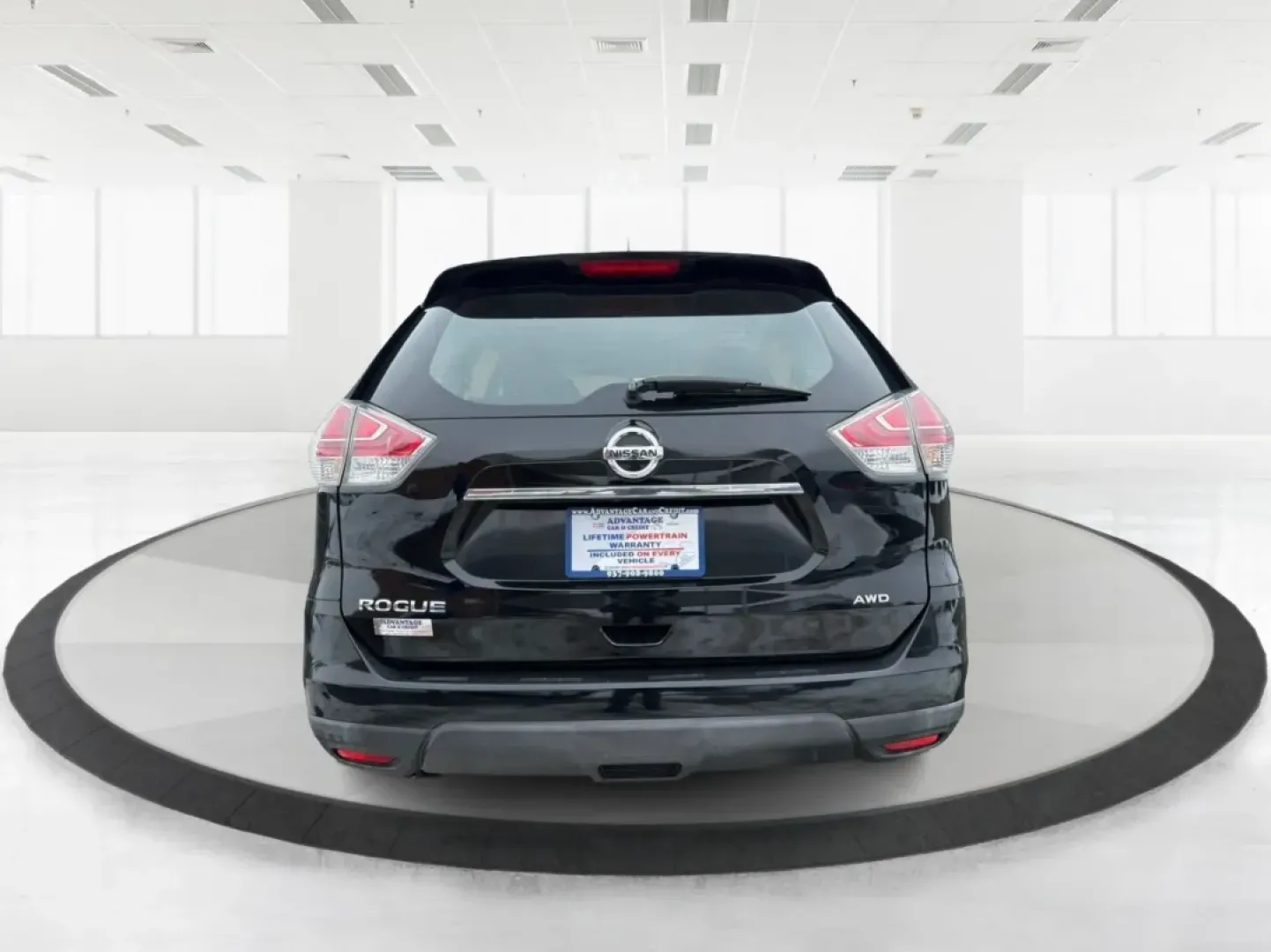 2015 Nissan Rogue S (KNMAT2MV8FP) with an 2.5L I-4 DOHC engine, Continuously Variable Transmission transmission, located at 880 E. National Road, Vandalia, OH, 45377, (937) 908-9800, 39.891918, -84.183594 - **Discover Your Next Adventure with the 2015 Nissan Rogue at Advantage Car and Credit - Vandalia!**<br /> <br /> Are you ready to elevate your driving experience? Whether you're a growing family in need of a reliable vehicle, a commuter craving comfort, or an adventure-seeker looking for your next r - Photo#3