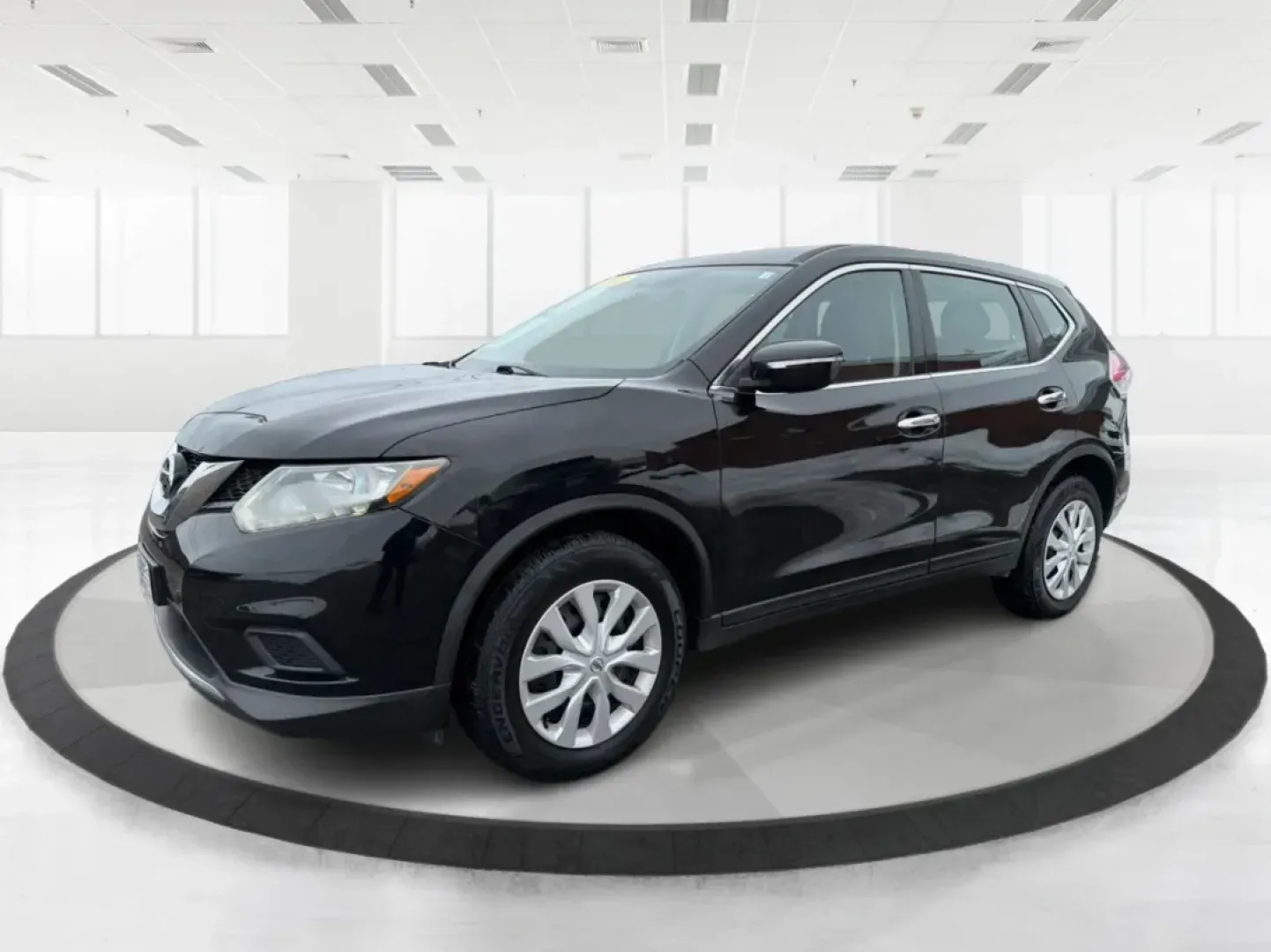 2015 Nissan Rogue S (KNMAT2MV8FP) with an 2.5L I-4 DOHC engine, Continuously Variable Transmission transmission, located at 880 E. National Road, Vandalia, OH, 45377, (937) 908-9800, 39.891918, -84.183594 - **Discover Your Next Adventure with the 2015 Nissan Rogue at Advantage Car and Credit - Vandalia!**<br /> <br /> Are you ready to elevate your driving experience? Whether you're a growing family in need of a reliable vehicle, a commuter craving comfort, or an adventure-seeker looking for your next r - Photo#8