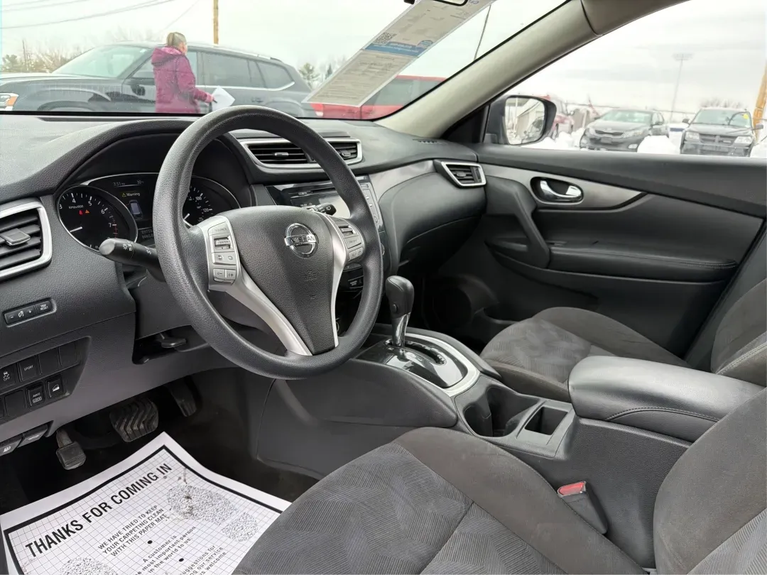 2015 Nissan Rogue S (KNMAT2MV8FP) with an 2.5L I-4 DOHC engine, located at 880 E. National Road, Vandalia, OH, 45377, (937) 908-9800, 39.891918, -84.183594 - 2015 Nissan Rogue S - Photo#9