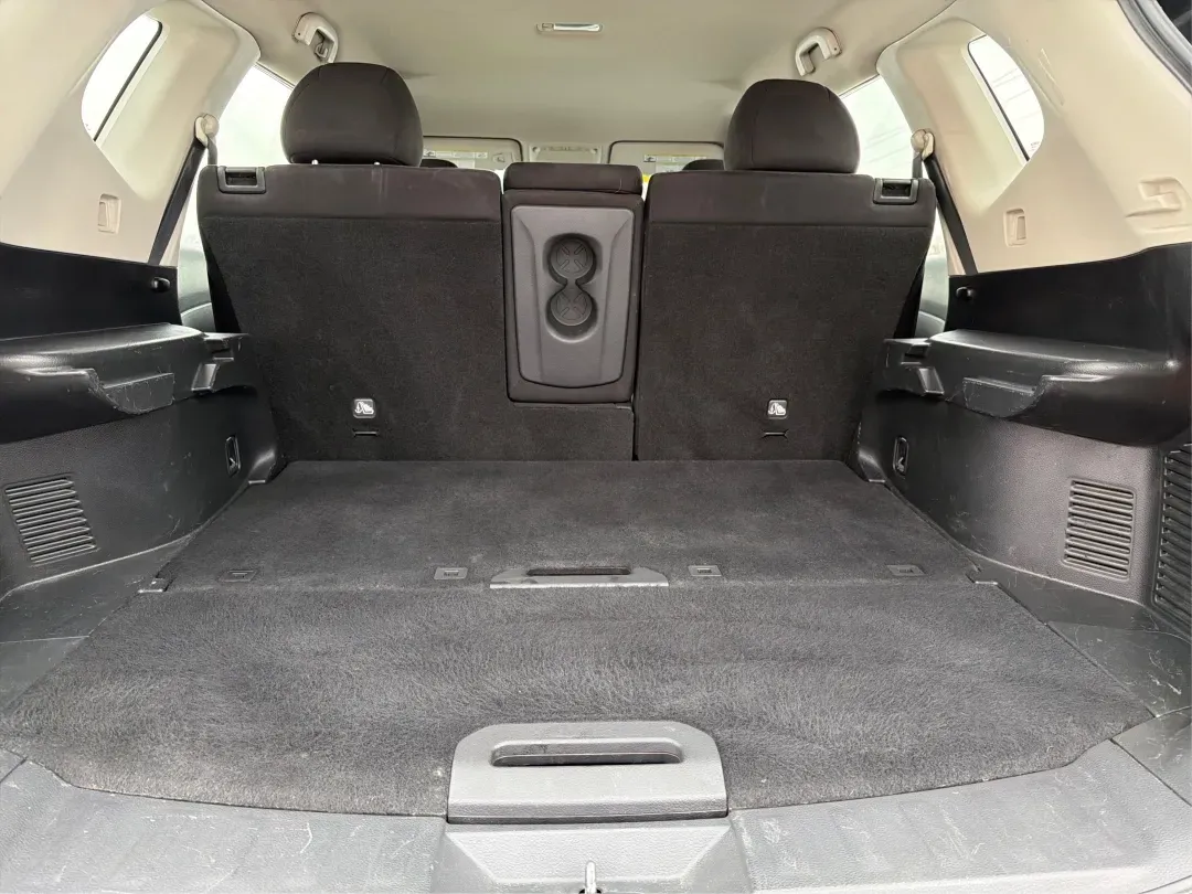 2015 Nissan Rogue S (KNMAT2MV8FP) with an 2.5L I-4 DOHC engine, located at 880 E. National Road, Vandalia, OH, 45377, (937) 908-9800, 39.891918, -84.183594 - 2015 Nissan Rogue S - Photo#12