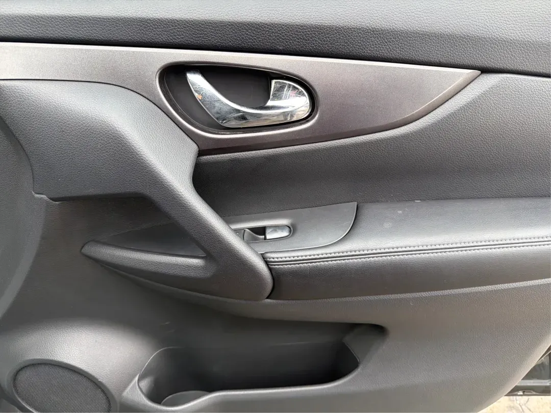 2015 Nissan Rogue S (KNMAT2MV8FP) with an 2.5L I-4 DOHC engine, located at 880 E. National Road, Vandalia, OH, 45377, (937) 908-9800, 39.891918, -84.183594 - 2015 Nissan Rogue S - Photo#18