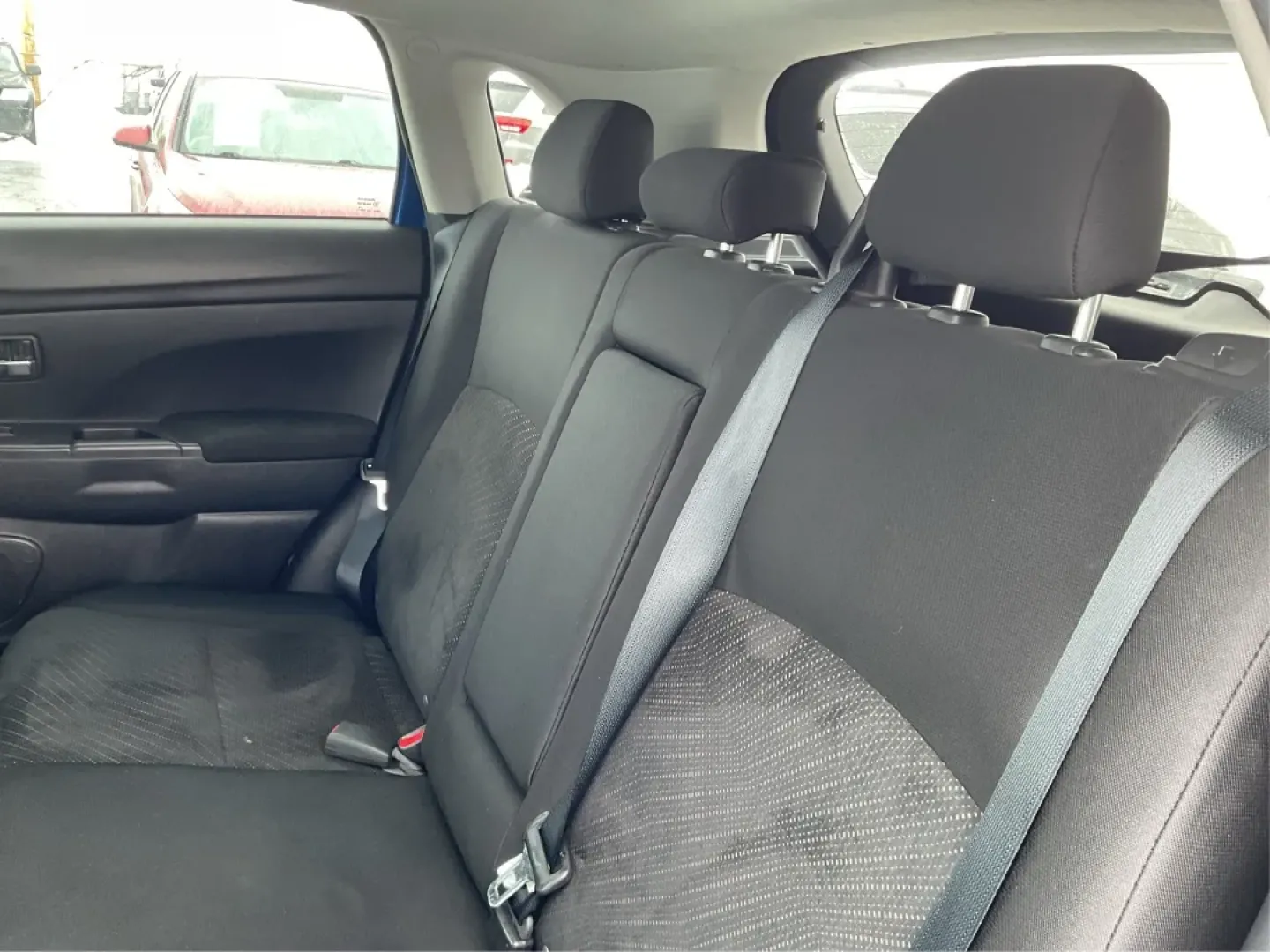 2015 Mitsubishi Outlander SE (4A4AR4AU6FE) with an 2L I-4 DOHC engine, located at 401 Woodman Dr, Riverside, OH, 45431, (937) 908-9800, 39.760899, -84.123421 - **Discover Your Next Adventure with the 2015 Mitsubishi Outlander SE at Advantage Car and Credit - Riverside!**<br /> <br /> Are you ready to elevate your family outings or weekend getaways? The 2015 Mitsubishi Outlander SE is the perfect companion for those who crave versatility and comfort. Design - Photo#9