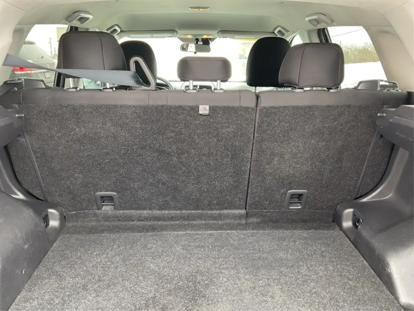 2015 Mitsubishi Outlander SE (4A4AR4AU6FE) with an 2L I-4 DOHC engine, located at 401 Woodman Dr, Riverside, OH, 45431, (937) 908-9800, 39.760899, -84.123421 - **Discover Your Next Adventure with the 2015 Mitsubishi Outlander SE at Advantage Car and Credit - Riverside!**<br /> <br /> Are you ready to elevate your family outings or weekend getaways? The 2015 Mitsubishi Outlander SE is the perfect companion for those who crave versatility and comfort. Design - Photo#11