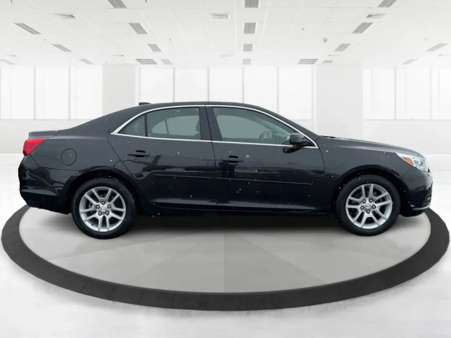 2015 Chevrolet Malibu 1LT (1G11C5SL8FF) with an ECOTEC 2.5L I-4 gasoline direct injection engine, located at 4508 South Dixie Dr, Moraine, OH, 45439, (937) 908-9800, 39.689976, -84.218452 - Need a dependable sedan for the daily commute down I75, school drop-offs near West Carrollton, or quick errands along South Dixie Drive-without the stress of traditional bank hurdles? This 2015 Chevrolet Malibu 1LT is a smart, comfortable choice for real life in the Dayton area, offering efficient p - Photo#1