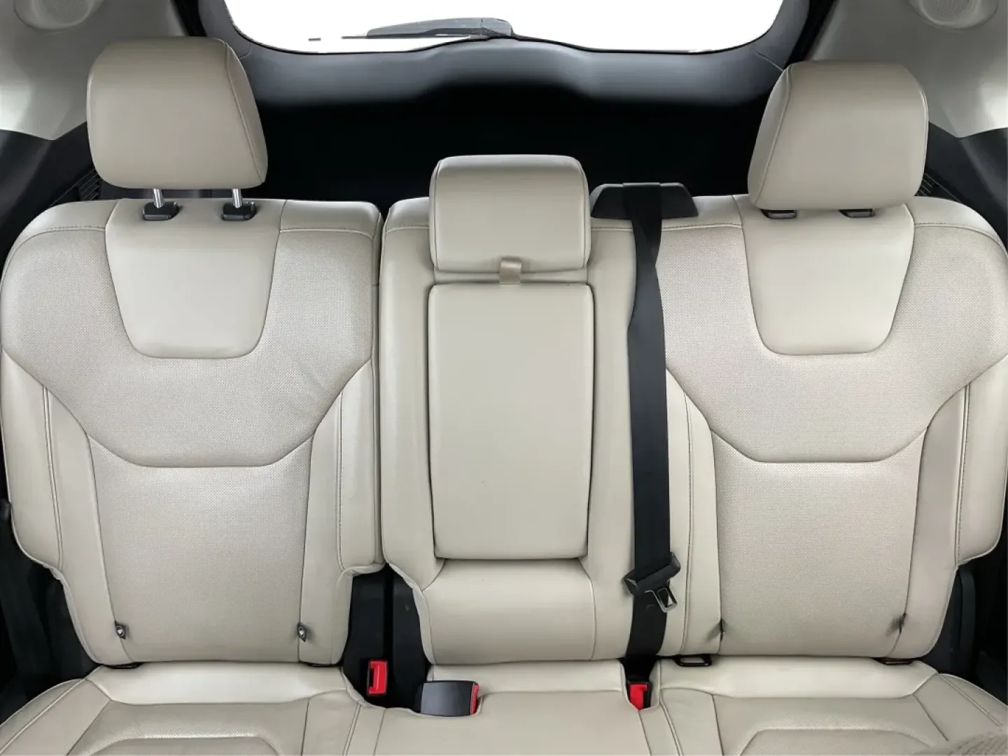 2016 Ford Edge Titanium (2FMPK4K99GB) with an 2.0L L4 DOHC 16V engine, 6A transmission, located at 401 Woodman Dr, Riverside, OH, 45431, (937) 908-9800, 39.760899, -84.123421 - Picture your next weekend getaway: the family loaded up, playlists ready, and plenty of room for bags, snacks, and sports gear-while you cruise comfortably from Riverside to a Wright-Patterson day trip or an evening out near The Greene. This **2016 Ford Edge Titanium** is the kind of SUV that fits r - Photo#14