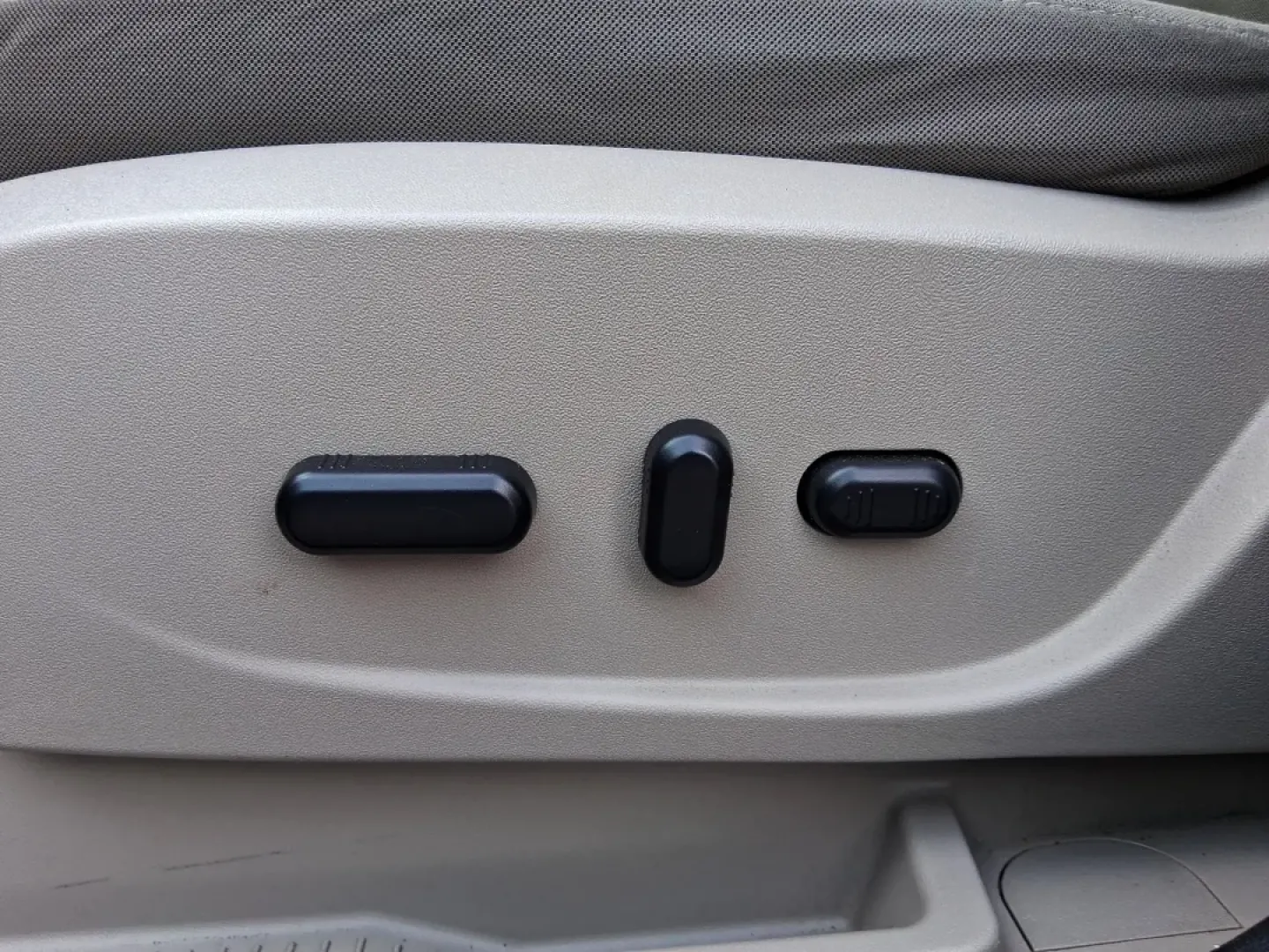 2016 Ford Escape SE (1FMCU0G71GU) with an 2.5L L4 DOHC 16V engine, 6-Speed Automatic transmission, located at 401 Woodman Dr, Riverside, OH, 45431, (937) 908-9800, 39.760899, -84.123421 - Need an SUV that can handle school drop-offs, I675 commutes, and spontaneous weekend getaways to Carillon Historical Park or a day at the National Museum of the U.S. Air Force? This 2016 Ford Escape SE in eye-catching Sunset is built for real-life schedules-easy to park, comfortable for longer drive - Photo#17