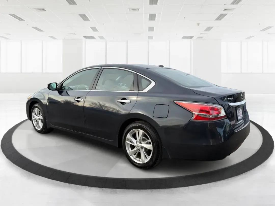 2015 Nissan Altima 2.5 SL (1N4AL3AP4FC) with an 2.5L I-4 DOHC engine, located at 401 Woodman Dr, Riverside, OH, 45431, (937) 908-9800, 39.760899, -84.123421 - Picture your next week going smoother: a comfortable sedan for the daily drive down I-675, an easy run to The Greene for errands, and a relaxed weekend cruise along the river near Eastwood MetroPark-all without stretching your budget. This 2015 Nissan Altima 2.5 SL in Storm is a smart fit for commut - Photo#4