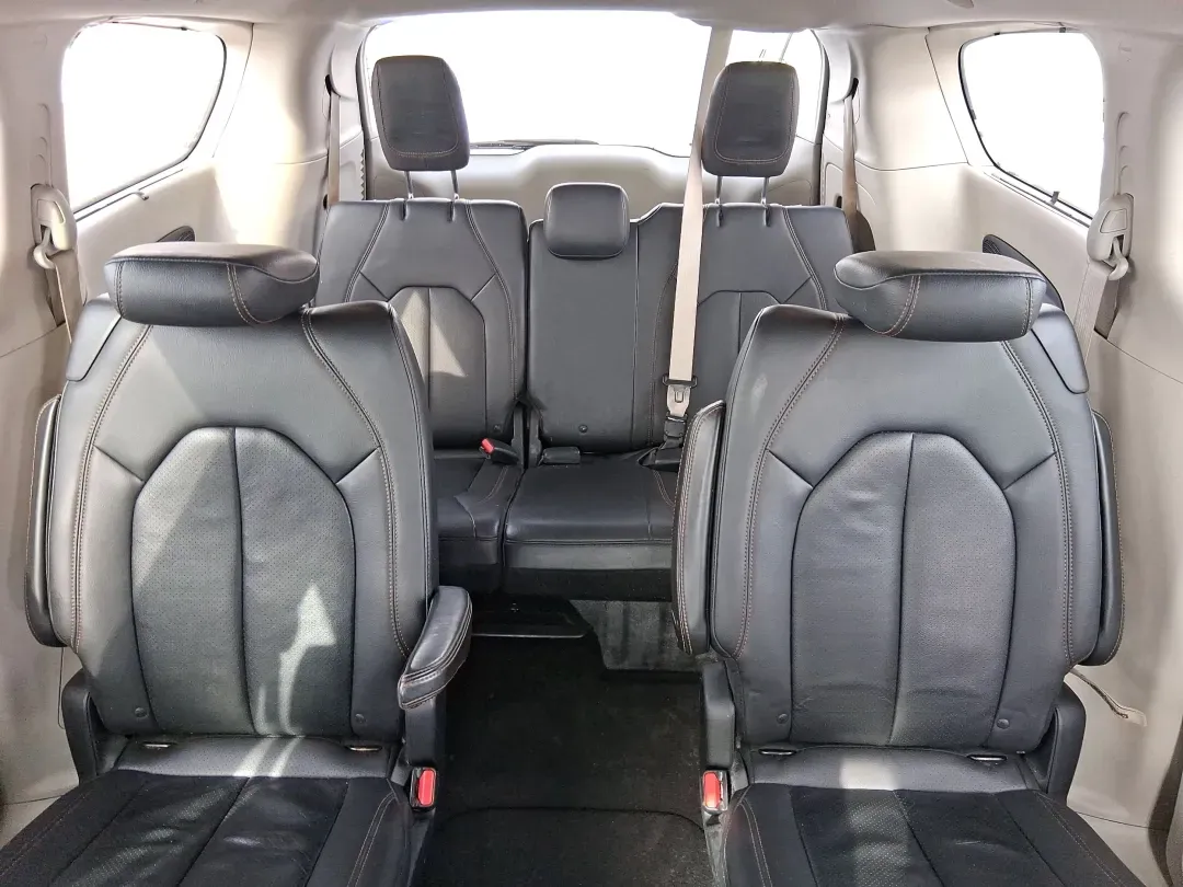 2017 Chrysler Pacifica Touring-L Plus (2C4RC1EG7HR) with an Pentastar 3.6L V-6 DOHC engine, 9A transmission, located at 1951 S Dayton Lakeview Rd., New Carlisle, OH, 45344, (937) 908-9800, 39.890999, -84.050255 - Load up the kids, the gear, and the playlist-this 2017 Chrysler Pacifica Touring-L Plus is built for real life in New Carlisle, from school drop-offs and long commutes to weekend trips out toward Buck Creek State Park. If you've been hunting for a comfortable, family-ready passenger van with premium - Photo#13