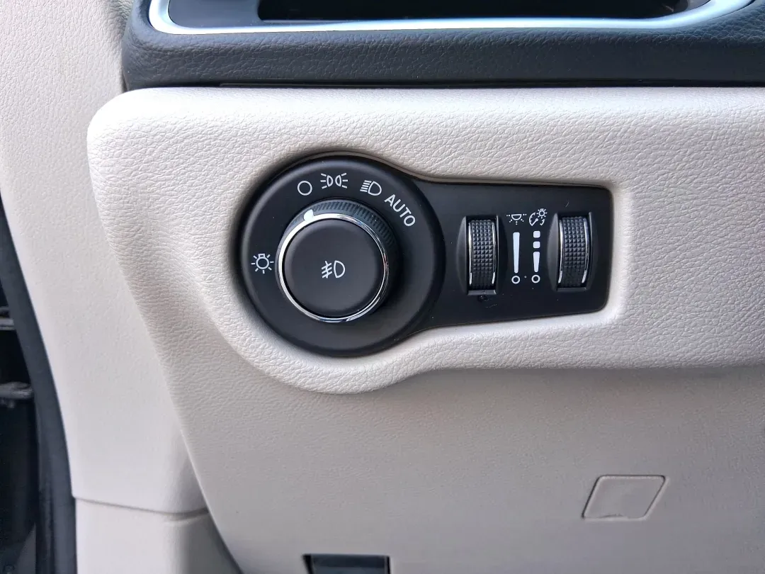 2017 Chrysler Pacifica Touring-L Plus (2C4RC1EG7HR) with an Pentastar 3.6L V-6 DOHC engine, 9A transmission, located at 1951 S Dayton Lakeview Rd., New Carlisle, OH, 45344, (937) 908-9800, 39.890999, -84.050255 - Load up the kids, the gear, and the playlist-this 2017 Chrysler Pacifica Touring-L Plus is built for real life in New Carlisle, from school drop-offs and long commutes to weekend trips out toward Buck Creek State Park. If you've been hunting for a comfortable, family-ready passenger van with premium - Photo#16