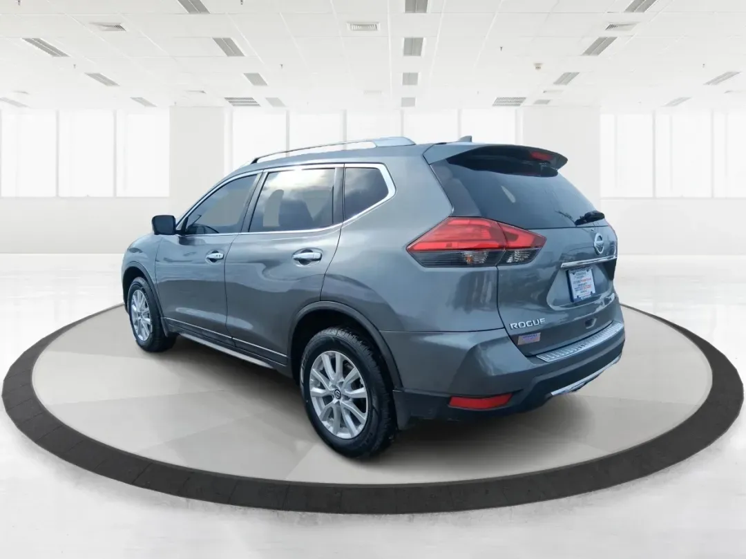 2017 Nissan Rogue SV (5N1AT2MV9HC) with an 2.5L I-4 DOHC engine, located at 880 E. National Road, Vandalia, OH, 45377, (937) 908-9800, 39.891918, -84.183594 - Weekend road trips to MetroParks, daily commutes down I75, and grocery runs around the Dayton area all feel easier in a compact SUV that's comfortable, confident in bad weather, and flexible for real life. This 2017 Nissan Rogue SV in Gun Metallic is built for busy schedules and spontaneous getaways - Photo#4