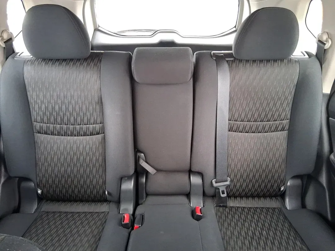 2017 Nissan Rogue SV (5N1AT2MV9HC) with an 2.5L I-4 DOHC engine, located at 880 E. National Road, Vandalia, OH, 45377, (937) 908-9800, 39.891918, -84.183594 - Weekend road trips to MetroParks, daily commutes down I75, and grocery runs around the Dayton area all feel easier in a compact SUV that's comfortable, confident in bad weather, and flexible for real life. This 2017 Nissan Rogue SV in Gun Metallic is built for busy schedules and spontaneous getaways - Photo#14