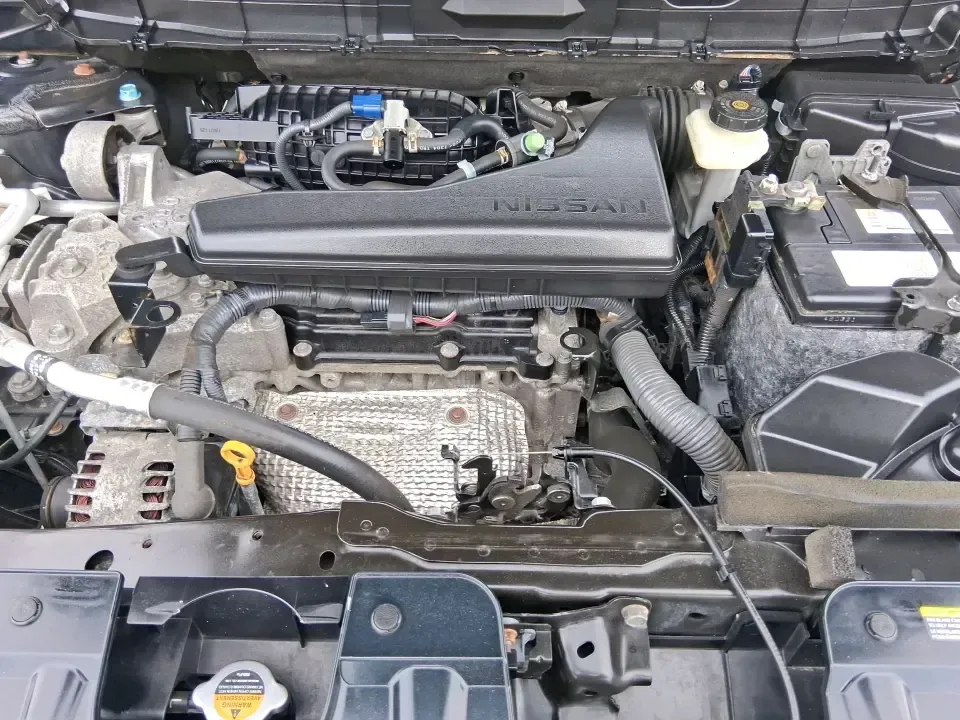 2017 Nissan Rogue SV (5N1AT2MV9HC) with an 2.5L I-4 DOHC engine, CVT transmission, located at 880 E. National Road, Vandalia, OH, 45377, (937) 908-9800, 39.891918, -84.183594 - Weekend road trips to MetroParks, daily commutes down I75, and grocery runs around the Dayton area all feel easier in a compact SUV that's comfortable, confident in bad weather, and flexible for real life. This 2017 Nissan Rogue SV in Gun Metallic is built for busy schedules and spontaneous getaways - Photo#11