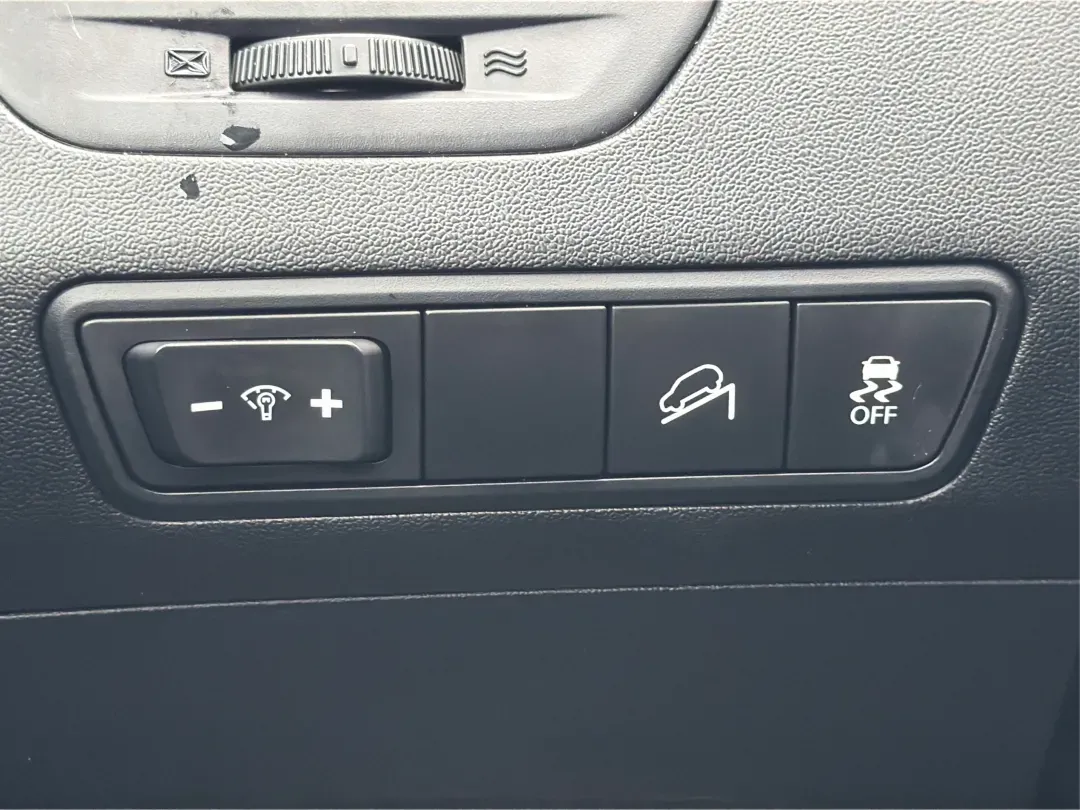 2012 Hyundai Tucson Limited (KM8JU3AC5CU) with an Theta II 2.4L I-4 DOHC engine, 6-Speed Automatic transmission, located at 880 E. National Road, Vandalia, OH, 45377, (937) 908-9800, 39.891918, -84.183594 - Need a dependable SUV that fits real life-school drop-offs, I-75 commuting, and weekend getaways to Taylorsville MetroPark-without the stress of traditional bank rules? This 2012 Hyundai Tucson Limited in Ash Black is a smart, comfortable choice for Vandalia drivers who want a practical daily vehicl - Photo#17