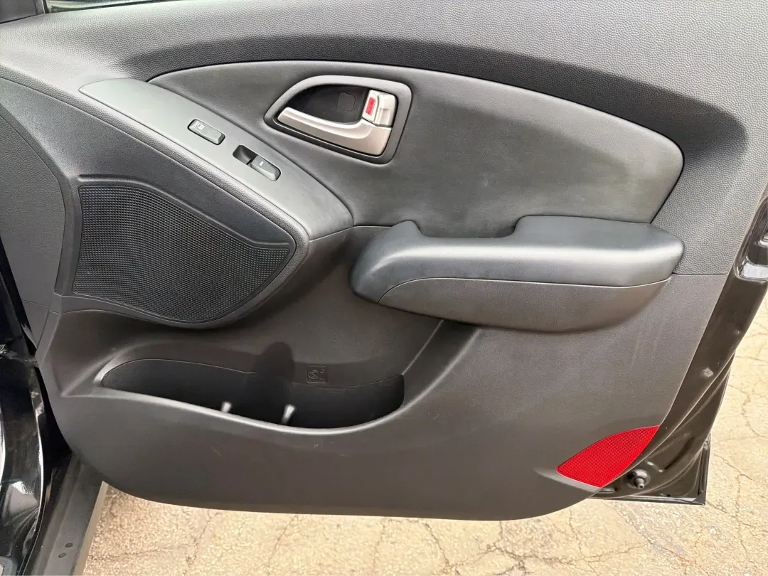 2012 Hyundai Tucson Limited (KM8JU3AC5CU) with an Theta II 2.4L I-4 DOHC engine, 6-Speed Automatic transmission, located at 880 E. National Road, Vandalia, OH, 45377, (937) 908-9800, 39.891918, -84.183594 - Need a dependable SUV that fits real life-school drop-offs, I-75 commuting, and weekend getaways to Taylorsville MetroPark-without the stress of traditional bank rules? This 2012 Hyundai Tucson Limited in Ash Black is a smart, comfortable choice for Vandalia drivers who want a practical daily vehicl - Photo#20