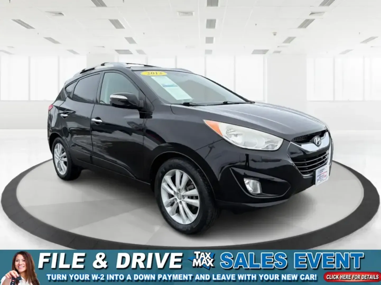 2012 Hyundai Tucson Limited (KM8JU3AC5CU) with an Theta II 2.4L I-4 DOHC engine, 6-Speed Automatic transmission, located at 880 E. National Road, Vandalia, OH, 45377, (937) 908-9800, 39.891918, -84.183594 - Need a dependable SUV that fits real life-school drop-offs, I-75 commuting, and weekend getaways to Taylorsville MetroPark-without the stress of traditional bank rules? This 2012 Hyundai Tucson Limited in Ash Black is a smart, comfortable choice for Vandalia drivers who want a practical daily vehicl - Photo#0