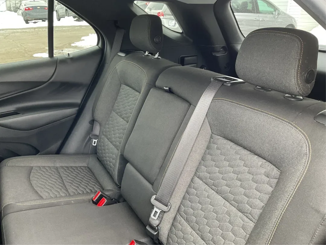 2020 Chevrolet Equinox FWD LT 1.5L Turbo (3GNAXKEV3LS) with an 1.5L I-4 gasoline direct injection engine, located at 880 E. National Road, Vandalia, OH, 45377, (937) 908-9800, 39.891918, -84.183594 - Picture your next week: a smooth I75 commute, school drop-offs with room for backpacks and groceries, and an easy weekend escape to the National Museum of the U.S. Air Force-without driving something bulky or hard on fuel. This 2020 Chevrolet Equinox LT is the kind of practical, comfortable SUV that - Photo#10