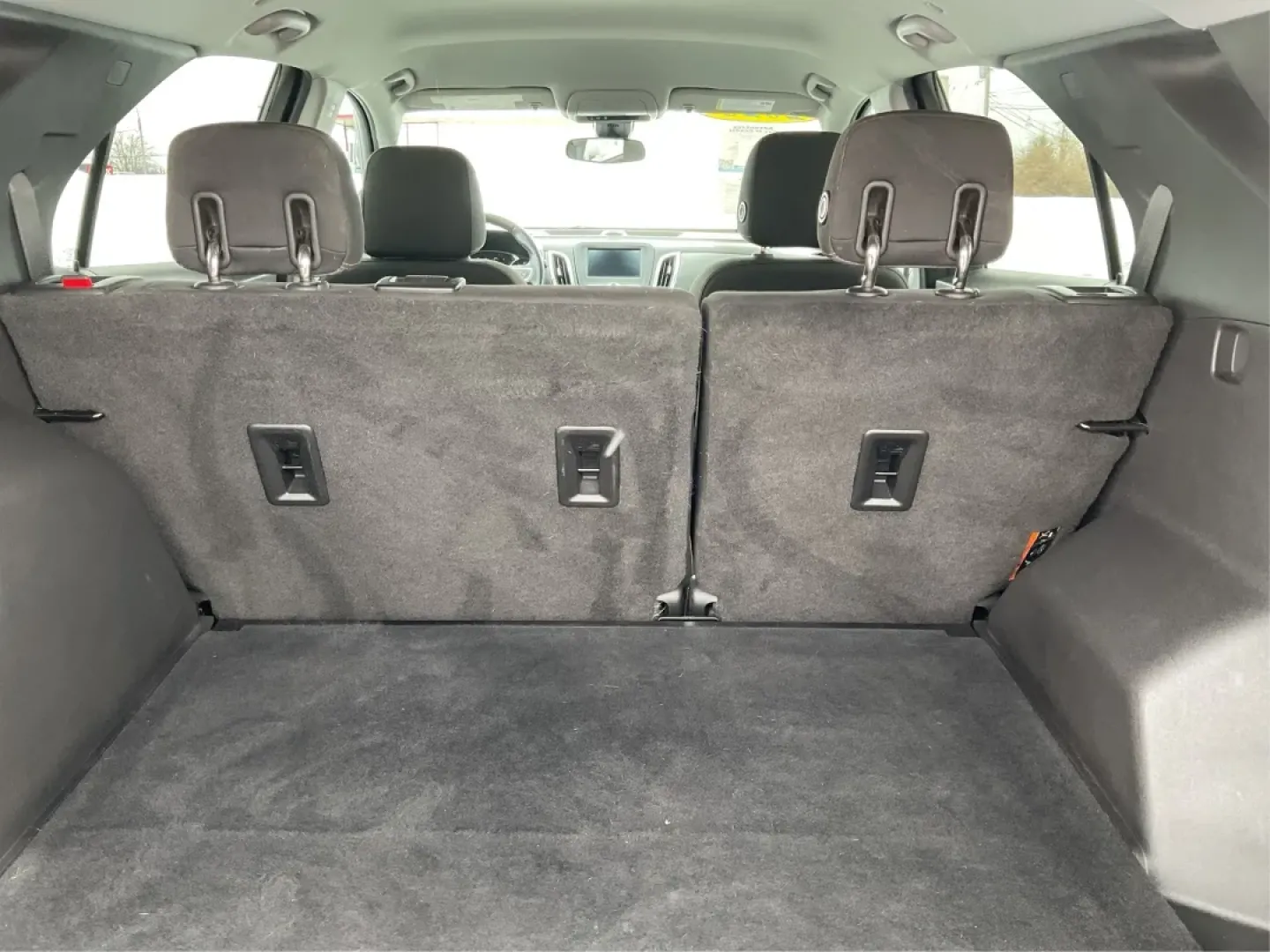 2020 Chevrolet Equinox FWD LT 1.5L Turbo (3GNAXKEV3LS) with an 1.5L I-4 gasoline direct injection engine, 6A transmission, located at 880 E. National Road, Vandalia, OH, 45377, (937) 908-9800, 39.891918, -84.183594 - Picture your next week: a smooth I75 commute, school drop-offs with room for backpacks and groceries, and an easy weekend escape to the National Museum of the U.S. Air Force-without driving something bulky or hard on fuel. This 2020 Chevrolet Equinox LT is the kind of practical, comfortable SUV that - Photo#12