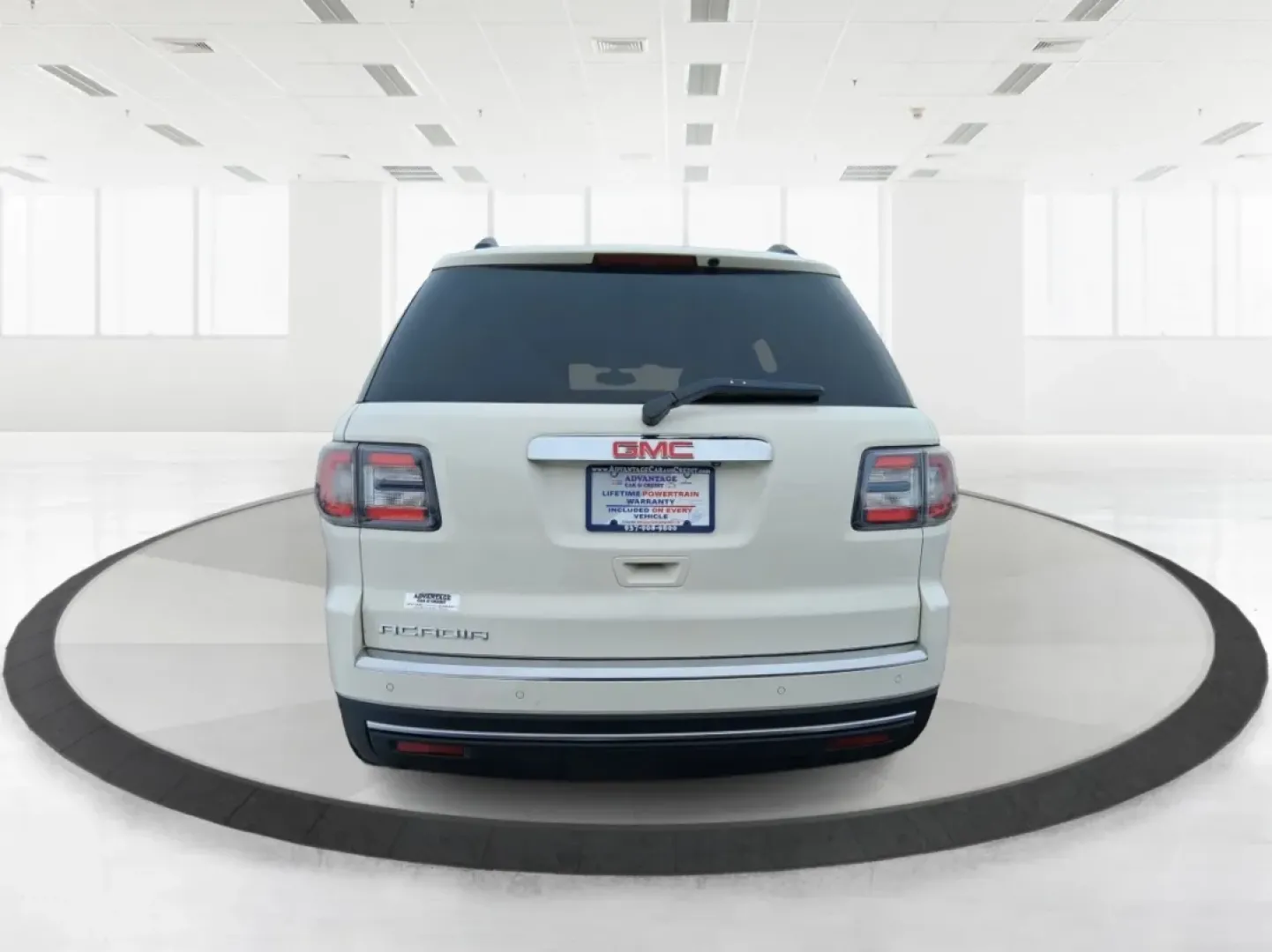 2015 GMC Acadia SLE-1 (1GKKRNED4FJ) with an 3.6L V-6 gasoline direct injection engine, 6-Speed Automatic transmission, located at 1184 Kauffman Ave, Fairborn, OH, 45324, (937) 908-9800, 39.807072, -84.030914 - If your week is a mix of school drop-offs, Wright-Patterson AFB commutes, and weekend getaways to Yellow Springs, this 2015 GMC Acadia SLE-1 is the kind of SUV that fits real life-roomy for passengers, practical for cargo, and comfortable enough for long stretches on I-675 or US-35.<br /> <br /> Ava - Photo#3