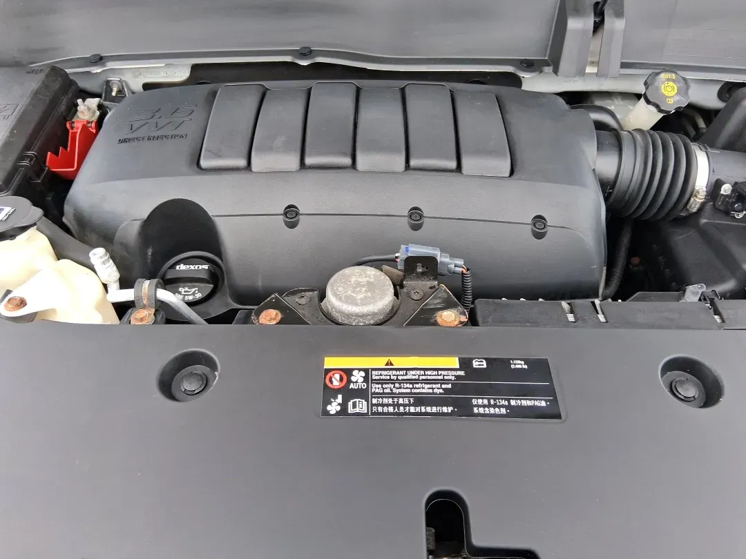 2015 GMC Acadia SLE-1 (1GKKRNED4FJ) with an 3.6L V-6 gasoline direct injection engine, located at 1184 Kauffman Ave, Fairborn, OH, 45324, (937) 908-9800, 39.807072, -84.030914 - If your week is a mix of school drop-offs, Wright-Patterson AFB commutes, and weekend getaways to Yellow Springs, this 2015 GMC Acadia SLE-1 is the kind of SUV that fits real life-roomy for passengers, practical for cargo, and comfortable enough for long stretches on I-675 or US-35.<br /> <br /> Ava - Photo#11