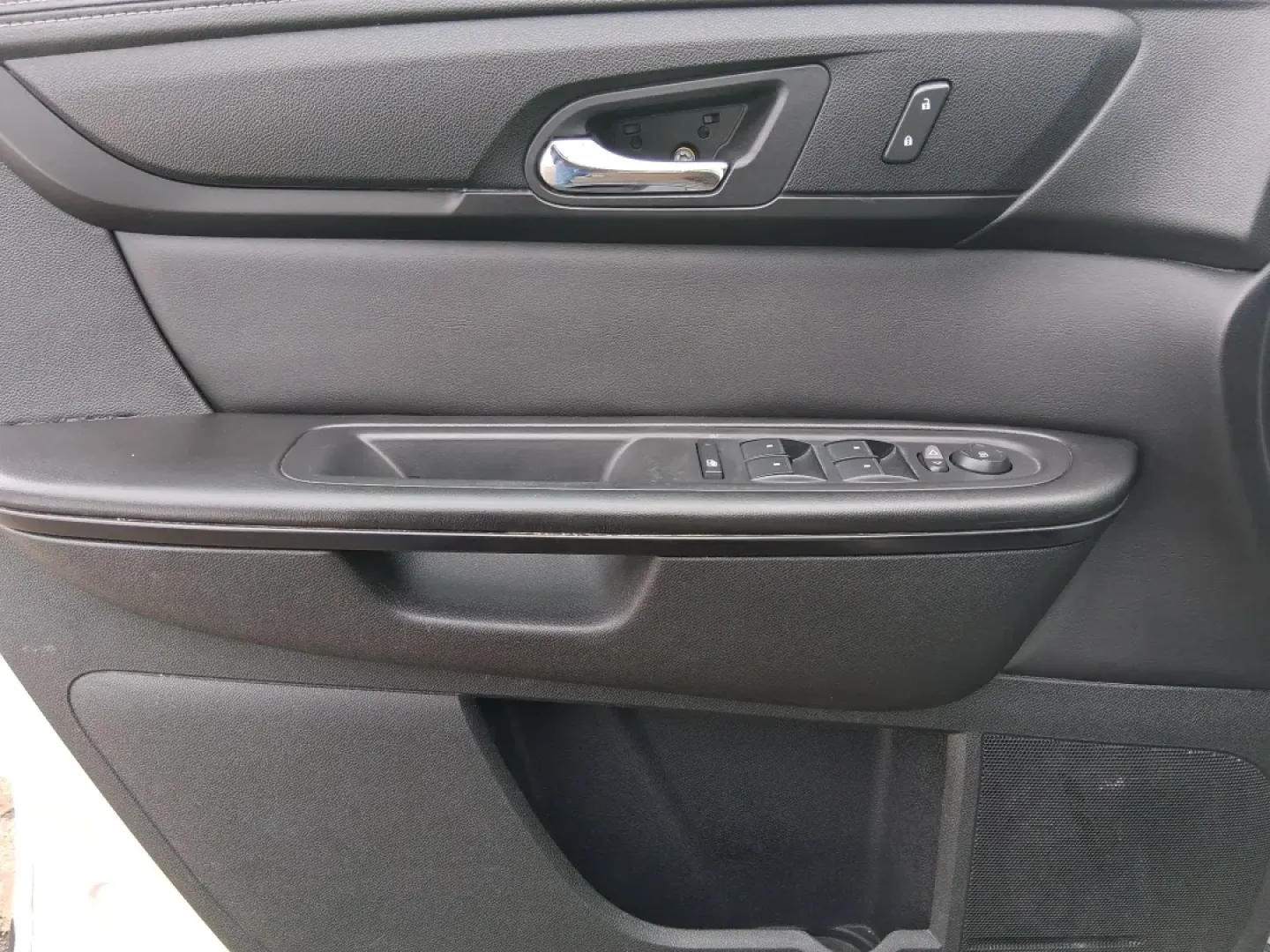 2015 GMC Acadia SLE-1 (1GKKRNED4FJ) with an 3.6L V-6 gasoline direct injection engine, 6-Speed Automatic transmission, located at 1184 Kauffman Ave, Fairborn, OH, 45324, (937) 908-9800, 39.807072, -84.030914 - If your week is a mix of school drop-offs, Wright-Patterson AFB commutes, and weekend getaways to Yellow Springs, this 2015 GMC Acadia SLE-1 is the kind of SUV that fits real life-roomy for passengers, practical for cargo, and comfortable enough for long stretches on I-675 or US-35.<br /> <br /> Ava - Photo#18