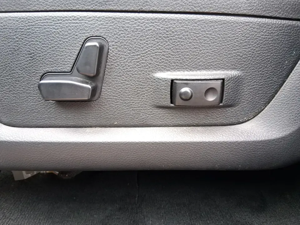 2016 Ram 1500 Big Horn (3C6RR7LT8GG) with an 5.7L V8 OHV 16V engine, 6A transmission, located at 4508 South Dixie Dr, Moraine, OH, 45439, (937) 908-9800, 39.689976, -84.218452 - Picture your next Saturday: you've got the boat hitched up, the cooler packed, and the whole crew riding comfortably to Caesar Creek-then Monday morning it's back to the commute with confidence in any Ohio weather. This 2016 Ram 1500 Big Horn Crew Cab 4WD is built for real life in Moraine: hauling, - Photo#17