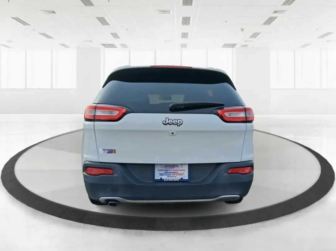 2014 Jeep Cherokee Limited (1C4PJLDB5EW) with an 2.4L L4 DOHC 16V engine, 9-Speed Automatic transmission, located at 401 Woodman Dr, Riverside, OH, 45431, (937) 908-9800, 39.760899, -84.123421 - Picture your next Ohio weekend: loading up the cooler, pointing the hood toward Eastwood MetroPark, and cruising I-675 or US35 with room for friends, gear, and comfort. This 2014 Jeep Cherokee Limited is the kind of crossover that fits real life in Riverside-school runs, long commutes to Wright-Patt - Photo#3