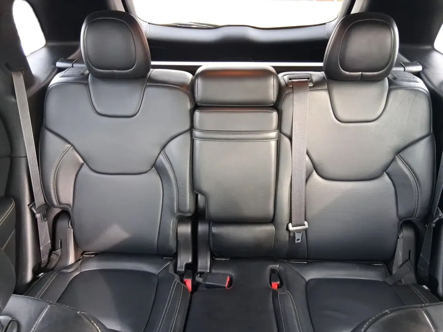 2014 Jeep Cherokee Limited (1C4PJLDB5EW) with an 2.4L L4 DOHC 16V engine, 9-Speed Automatic transmission, located at 401 Woodman Dr, Riverside, OH, 45431, (937) 908-9800, 39.760899, -84.123421 - Picture your next Ohio weekend: loading up the cooler, pointing the hood toward Eastwood MetroPark, and cruising I-675 or US35 with room for friends, gear, and comfort. This 2014 Jeep Cherokee Limited is the kind of crossover that fits real life in Riverside-school runs, long commutes to Wright-Patt - Photo#14