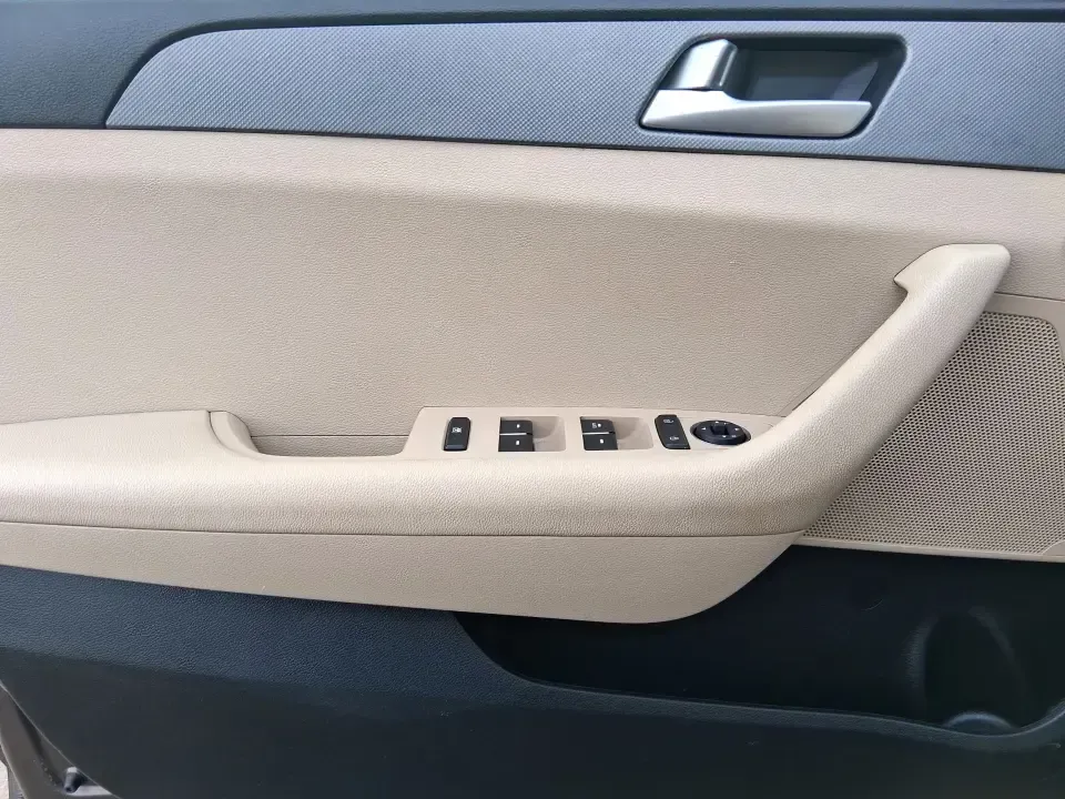 2016 Hyundai Sonata SE (5NPE24AF9GH) with an 2.4L I-4 gasoline direct injection engine, 7A transmission, located at 401 Woodman Dr, Riverside, OH, 45431, (937) 908-9800, 39.760899, -84.123421 - Need a dependable daily driver that can handle the school run, the I-75 commute, and the occasional weekend getaway without draining your budget? This 2016 Hyundai Sonata SE in rich Dark Truffle is the kind of comfortable, efficient sedan that fits real life in Vandalia-easy to park, smooth on longe - Photo#17