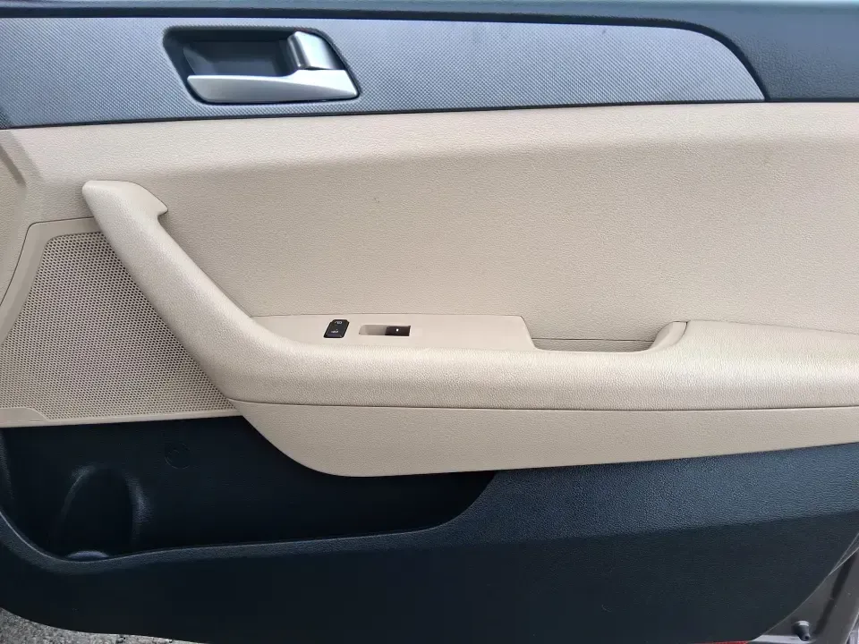 2016 Hyundai Sonata SE (5NPE24AF9GH) with an 2.4L I-4 gasoline direct injection engine, 7A transmission, located at 401 Woodman Dr, Riverside, OH, 45431, (937) 908-9800, 39.760899, -84.123421 - Need a dependable daily driver that can handle the school run, the I-75 commute, and the occasional weekend getaway without draining your budget? This 2016 Hyundai Sonata SE in rich Dark Truffle is the kind of comfortable, efficient sedan that fits real life in Vandalia-easy to park, smooth on longe - Photo#18