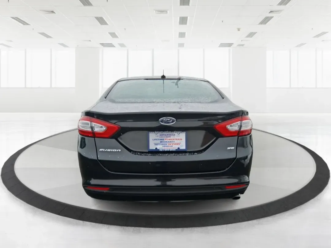 2014 Ford Fusion SE (1FA6P0H77E5) with an 2.5L L4 DOHC 16V engine, Automatic transmission, located at 880 E. National Road, Vandalia, OH, 45377, (937) 908-9800, 39.891918, -84.183594 - Need a dependable sedan for the daily commute up I75, school drop-offs around Vandalia-Butler City Schools, and comfortable weekend drives to the National Museum of the U.S. Air Force? This 2014 Ford Fusion SE is built for real life-smooth on longer stretches of E. National Road, easy to park for er - Photo#3