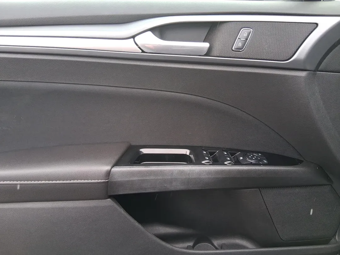 2014 Ford Fusion SE (1FA6P0H77E5) with an 2.5L L4 DOHC 16V engine, Automatic transmission, located at 880 E. National Road, Vandalia, OH, 45377, (937) 908-9800, 39.891918, -84.183594 - Need a dependable sedan for the daily commute up I75, school drop-offs around Vandalia-Butler City Schools, and comfortable weekend drives to the National Museum of the U.S. Air Force? This 2014 Ford Fusion SE is built for real life-smooth on longer stretches of E. National Road, easy to park for er - Photo#20