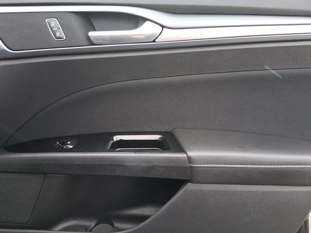 2014 Ford Fusion SE (1FA6P0H77E5) with an 2.5L L4 DOHC 16V engine, Automatic transmission, located at 880 E. National Road, Vandalia, OH, 45377, (937) 908-9800, 39.891918, -84.183594 - Need a dependable sedan for the daily commute up I75, school drop-offs around Vandalia-Butler City Schools, and comfortable weekend drives to the National Museum of the U.S. Air Force? This 2014 Ford Fusion SE is built for real life-smooth on longer stretches of E. National Road, easy to park for er - Photo#21