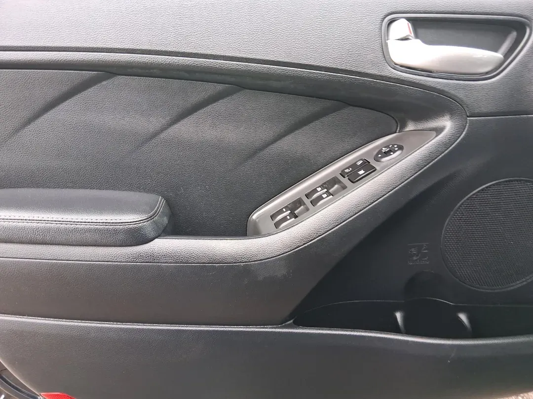 2018 Kia Forte LX (KNAFK5A89J5) with an 2L I-4 DOHC engine, 6A transmission, located at 1951 S Dayton Lakeview Rd., New Carlisle, OH, 45344, (937) 908-9800, 39.890999, -84.050255 - Need a smart, budget-friendly ride that can handle daily commutes to Dayton, quick grocery runs, and spontaneous weekend trips without feeling cramped? This 2018 Kia Forte LX Hatchback in Gravity Blue is built for real-life driving in and around New Carlisle-easy to park, efficient to live with, and - Photo#17