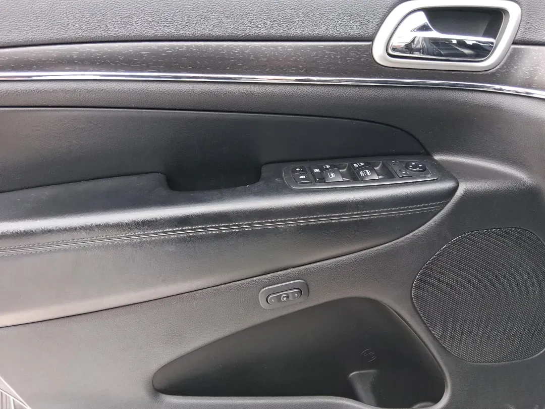 2018 Jeep Grand Cherokee Limited 4x4 (1C4RJFBGXJC) with an 3.6L V6 DOHC 24V engine, 8A transmission, located at 8750 N County Rd 25A, Piqua, OH, 45356, (937) 908-9800, 40.164391, -84.232513 - Load up the kids, the dog, and the cooler-or point the nose toward a weekend cabin-and let this 2018 Jeep Grand Cherokee Limited 4x4 handle the plan. With confident 4WD capability and a premium, comfortable cabin, it's a smart fit for Ohio drivers who want one SUV that can do school runs, long commu - Photo#19