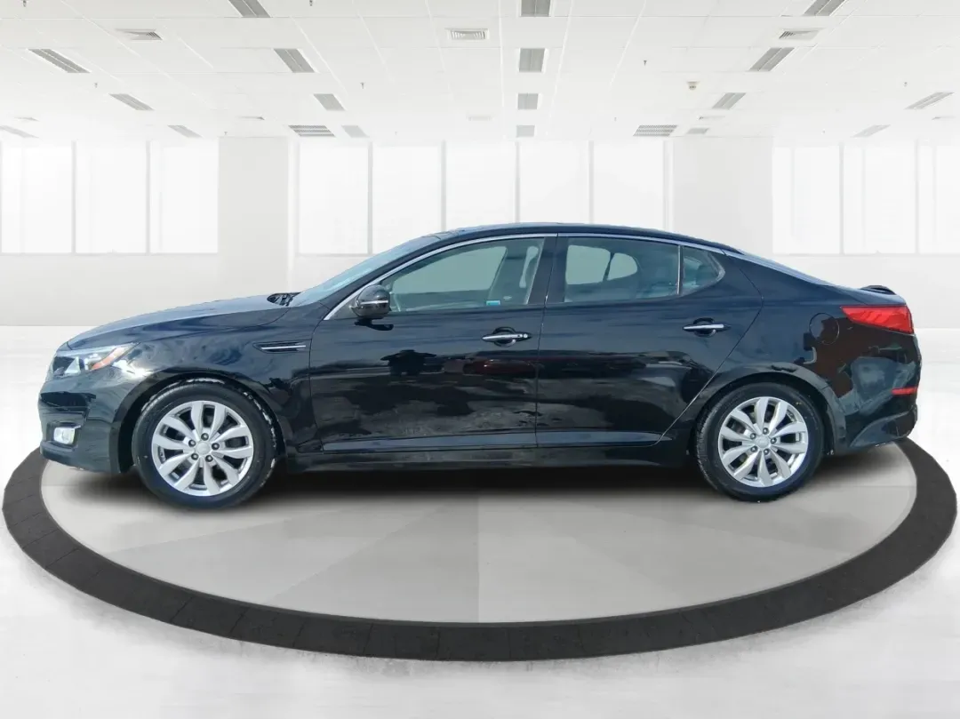 2015 Kia Optima EX (5XXGN4A78FG) with an Theta II 2.4L I-4 gasoline direct injection engine, located at 401 Woodman Dr, Riverside, OH, 45431, (937) 908-9800, 39.760899, -84.123421 - If your week is packed with I675 commuting, school drop-offs, and the occasional dinner run to The Greene or a weekend drive out toward Wright-Patterson Air Force Base, this 2015 Kia Optima EX is the kind of sedan that keeps life moving comfortably-without draining your budget. Finished in sleek Ebo - Photo#5