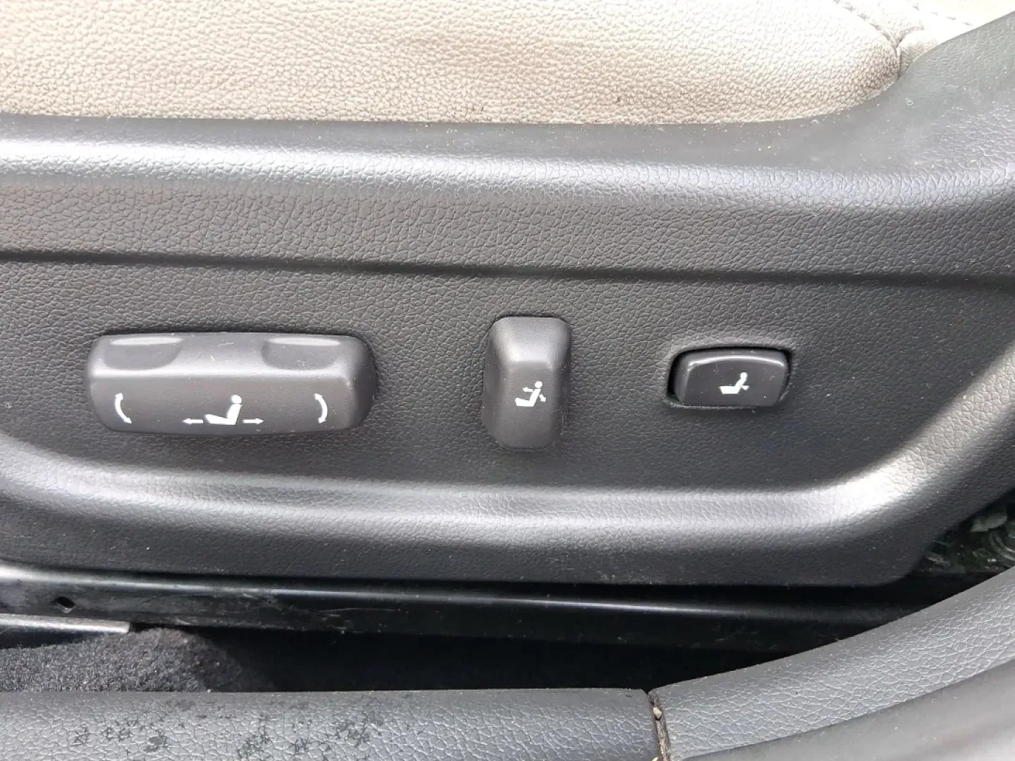 2015 Kia Optima EX (5XXGN4A78FG) with an Theta II 2.4L I-4 gasoline direct injection engine, 6-Speed Automatic transmission, located at 401 Woodman Dr, Riverside, OH, 45431, (937) 908-9800, 39.760899, -84.123421 - If your week is packed with I675 commuting, school drop-offs, and the occasional dinner run to The Greene or a weekend drive out toward Wright-Patterson Air Force Base, this 2015 Kia Optima EX is the kind of sedan that keeps life moving comfortably-without draining your budget. Finished in sleek Ebo - Photo#19