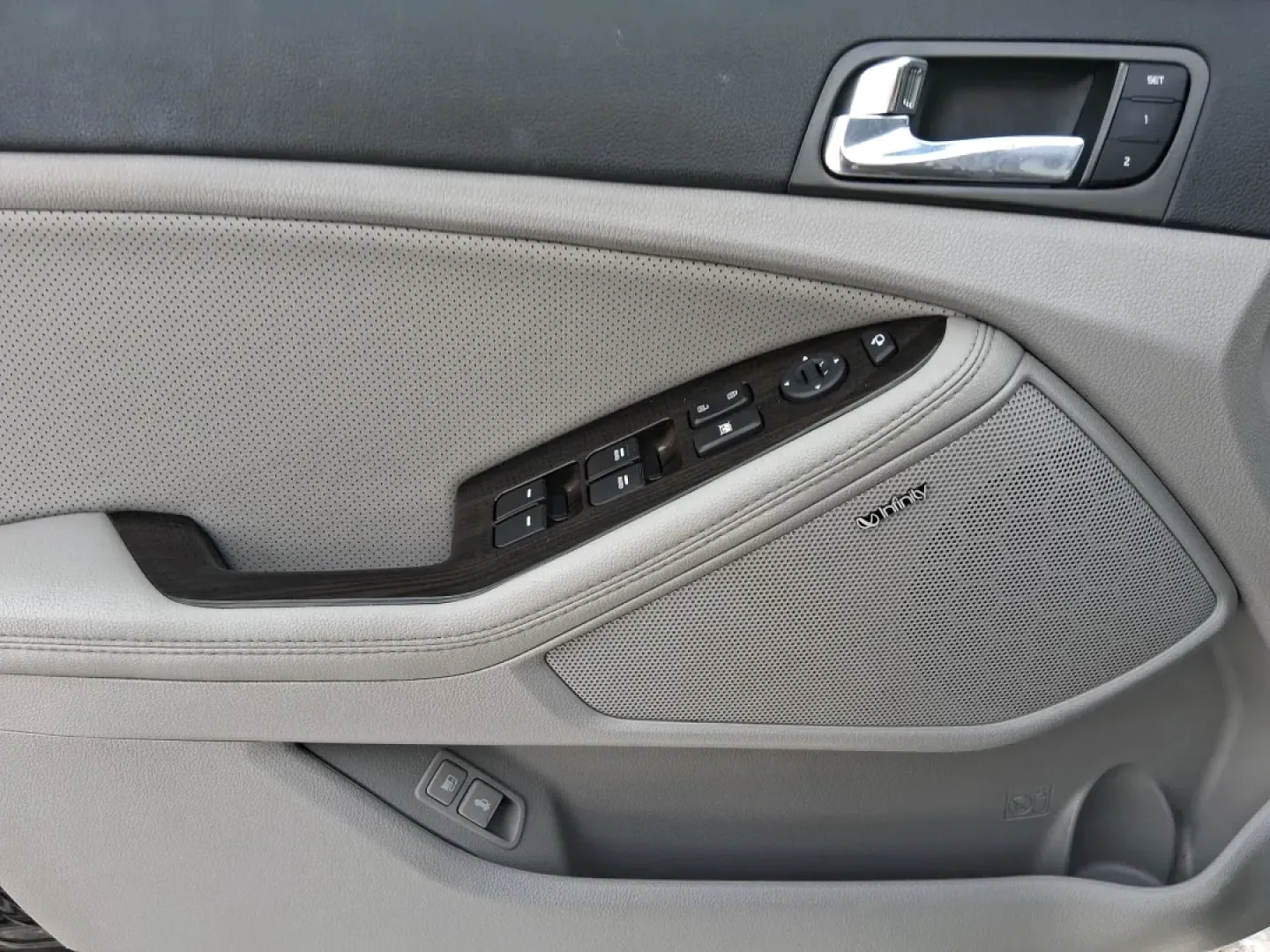 2015 Kia Optima EX (5XXGN4A78FG) with an Theta II 2.4L I-4 gasoline direct injection engine, 6-Speed Automatic transmission, located at 401 Woodman Dr, Riverside, OH, 45431, (937) 908-9800, 39.760899, -84.123421 - If your week is packed with I675 commuting, school drop-offs, and the occasional dinner run to The Greene or a weekend drive out toward Wright-Patterson Air Force Base, this 2015 Kia Optima EX is the kind of sedan that keeps life moving comfortably-without draining your budget. Finished in sleek Ebo - Photo#20