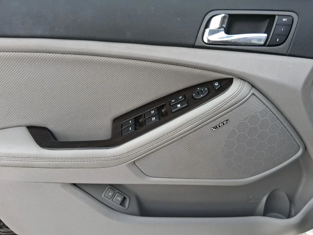 2015 Kia Optima EX (5XXGN4A78FG) with an Theta II 2.4L I-4 gasoline direct injection engine, located at 401 Woodman Dr, Riverside, OH, 45431, (937) 908-9800, 39.760899, -84.123421 - If your week is packed with I675 commuting, school drop-offs, and the occasional dinner run to The Greene or a weekend drive out toward Wright-Patterson Air Force Base, this 2015 Kia Optima EX is the kind of sedan that keeps life moving comfortably-without draining your budget. Finished in sleek Ebo - Photo#20