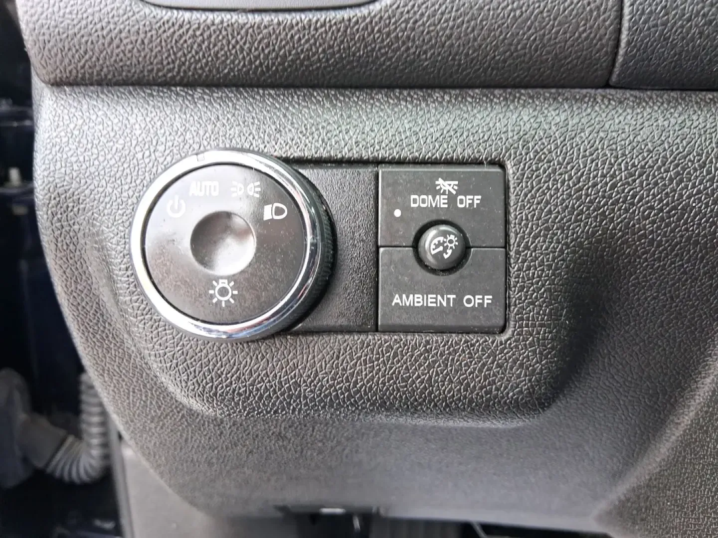 2015 Buick Enclave Premium (5GAKVCKD6FJ) with an 3.6L V-6 gasoline direct injection engine, 6-Speed Automatic Overdrive transmission, located at 4508 South Dixie Dr, Moraine, OH, 45439, (937) 908-9800, 39.689976, -84.218452 - Load up the family, cue the road-trip playlist, and enjoy the kind of comfortable, confident driving that makes everyday errands and weekend getaways feel easy. This 2015 Buick Enclave Premium in Dark Sapphire Blue Metallic is built for real life in Moraine-school drop-offs, long commutes up I75, an - Photo#16