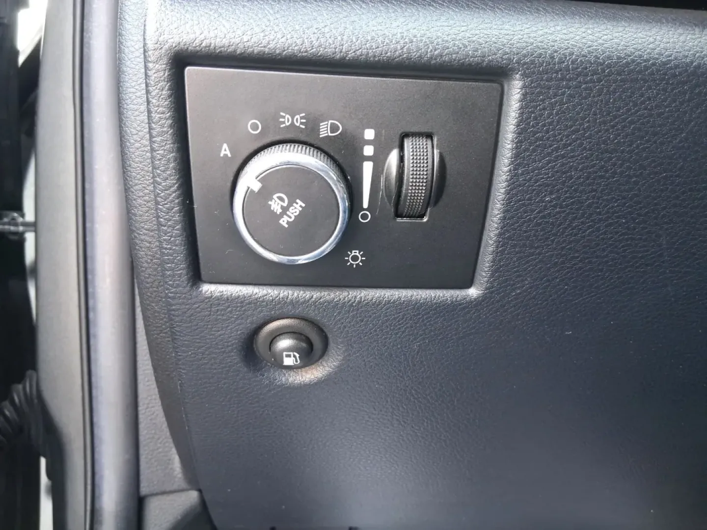 2012 Jeep Grand Cherokee Laredo (1C4RJFAG1CC) with an Other engine, located at 1099 N County Rd 25A , Troy, OH, 45373, (937) 908-9800, 40.057079, -84.212883 - Picture your next weekend escape: loading up the family, pointing the hood toward John A. Wannemacher Nature Reserve, and cruising I75 with confidence no matter what Ohio weather throws your way. This 2012 Jeep Grand Cherokee Laredo is built for real life in Troy-school runs, long commutes to Dayton - Photo#18