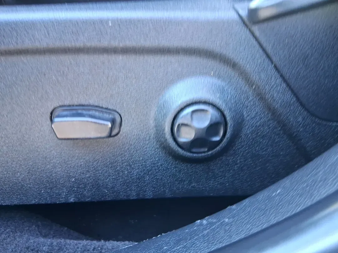 2015 Dodge Journey Crossroad FWD (3C4PDCGB5FT) with an 2.4L L4 DOHC 16V engine, 4-Speed Automatic transmission, located at 1099 N County Rd 25A , Troy, OH, 45373, (937) 908-9800, 40.057079, -84.212883 - Pack up the kids, cue up the playlist, and point your next adventure toward I75-this 2015 Dodge Journey Crossroad FWD is the kind of SUV that makes everyday life in Troy easier, whether you're tackling school drop-offs, long commutes, or weekend trips to Dayton. With three-row practicality in a spor - Photo#17