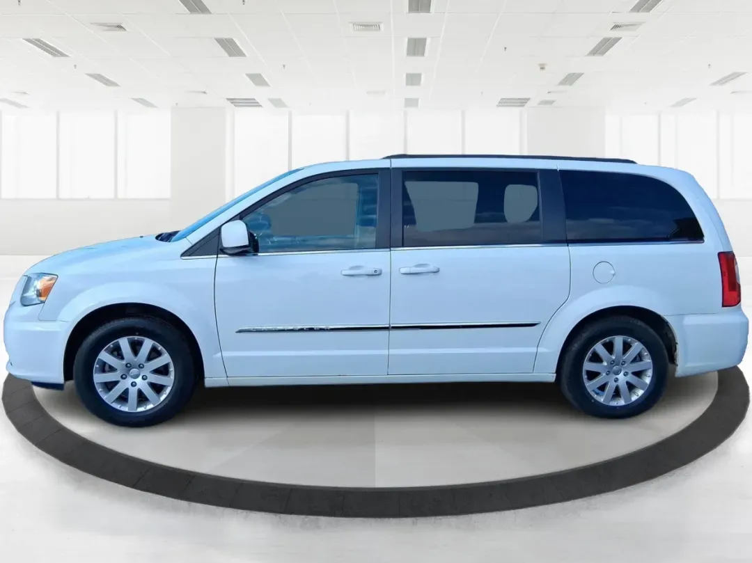 2015 Chrysler Town and Country Touring (2C4RC1BG1FR) with an 3.6L V-6 DOHC engine, 6-Speed Automatic transmission, located at 8750 N County Rd 25A, Piqua, OH, 45356, (937) 908-9800, 40.164391, -84.232513 - Pack up the kids, load the cooler, and point the nose toward a weekend road trip-this 2015 Chrysler Town and Country Touring is built for real life in West Central Ohio. Whether you're shuttling a growing family to school and sports, commuting from Piqua to Troy, or planning an easy getaway up I-7 - Photo#5