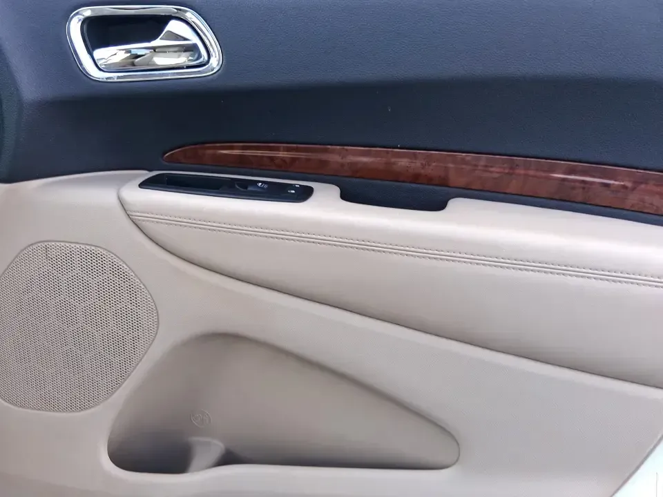 2015 Dodge Durango Limited (1C4RDJDG8FC) with an 3.6L V6 DOHC 24V engine, 8-Speed Automatic transmission, located at 1230 East Main St, Xenia, OH, 45385, (937) 908-9800, 39.688026, -83.910172 - Pack up the kids, load the cooler, and point the nose toward a weekend getaway-this 2015 Dodge Durango Limited is the kind of SUV that makes everyday life in West Central Ohio easier, from school drop-offs to road trips and everything in between. With confident 4WD/AWD capability, three-row flexibil - Photo#20