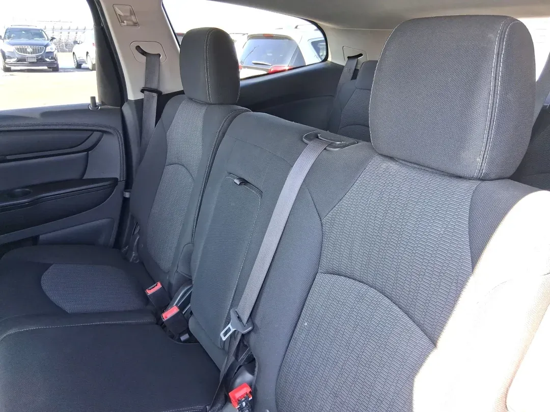 2015 Chevrolet Traverse 1LT (1GNKRGKD6FJ) with an 3.6L V-6 gasoline direct injection engine, 6-Speed Automatic transmission, located at 4508 South Dixie Dr, Moraine, OH, 45439, (937) 908-9800, 39.689976, -84.218452 - Pack up the kids, load the stroller and sports gear, and point the nose toward a weekend at Carillon Historical Park or a day trip down I75-this 2015 Chevrolet Traverse 1LT is the kind of roomy, confidence-inspiring SUV that makes family life and busy schedules feel easier. With three-row versatilit - Photo#10