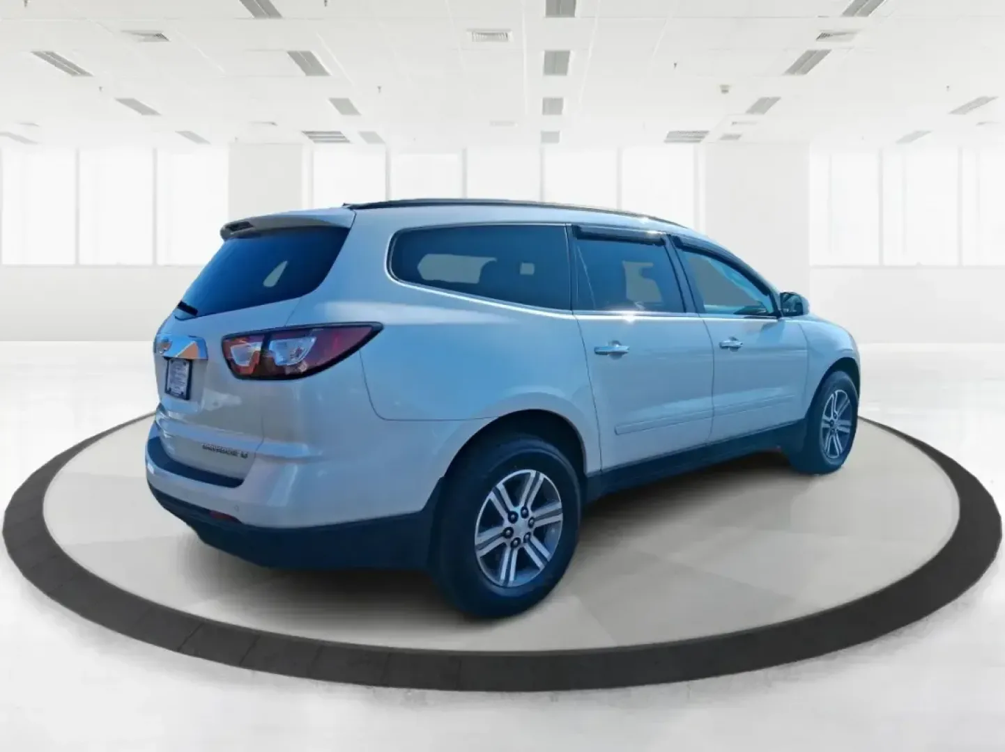 2015 Chevrolet Traverse 1LT (1GNKRGKD6FJ) with an 3.6L V-6 gasoline direct injection engine, 6-Speed Automatic transmission, located at 401 Woodman Dr, Riverside, OH, 45431, (937) 908-9800, 39.760899, -84.123421 - Pack up the kids, load the stroller and sports gear, and point the nose toward a weekend at Carillon Historical Park or a day trip down I75-this 2015 Chevrolet Traverse 1LT is the kind of roomy, confidence-inspiring SUV that makes family life and busy schedules feel easier. With three-row versatilit - Photo#2