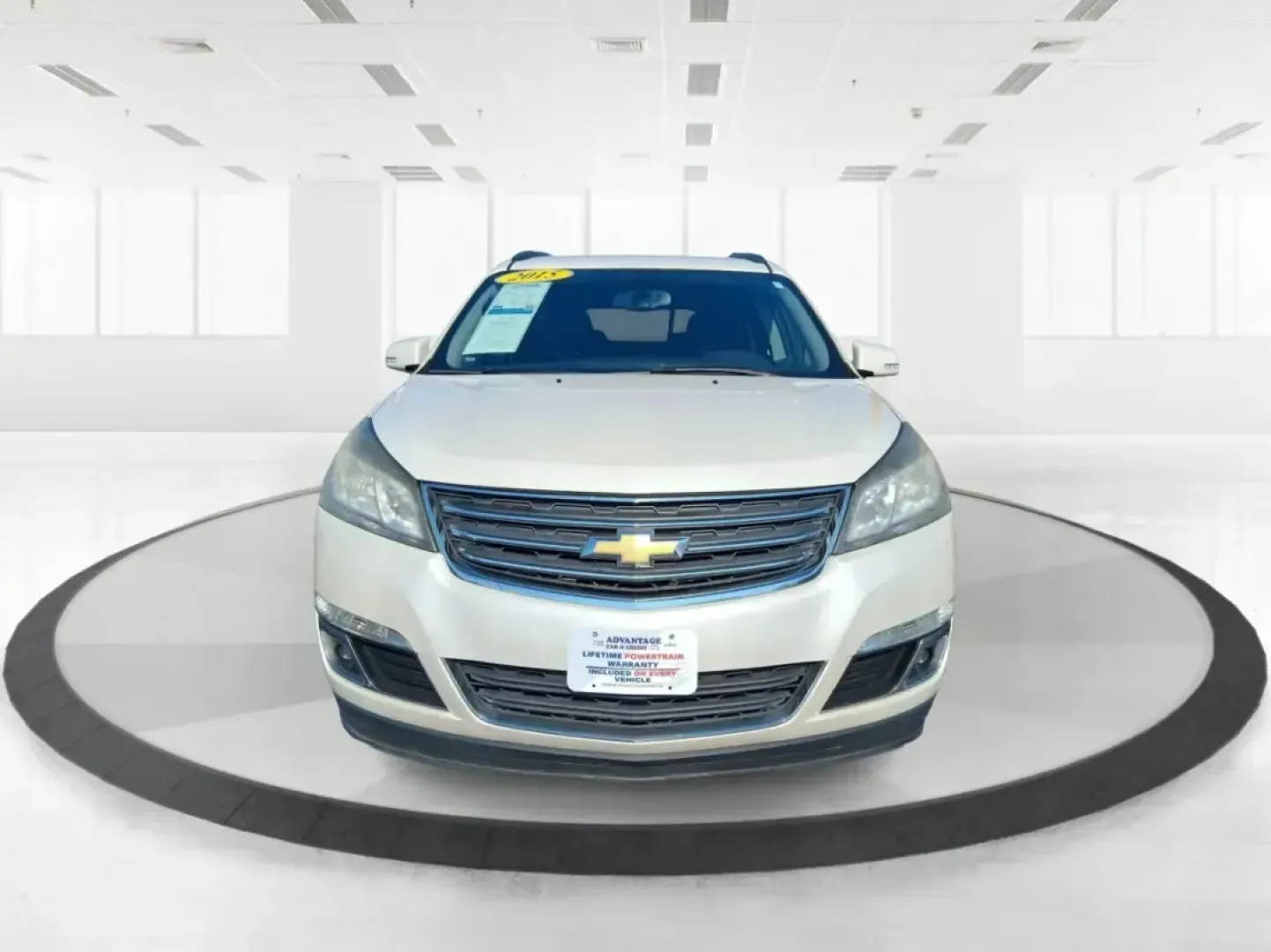 2015 Chevrolet Traverse 1LT (1GNKRGKD6FJ) with an 3.6L V-6 gasoline direct injection engine, 6-Speed Automatic transmission, located at 401 Woodman Dr, Riverside, OH, 45431, (937) 908-9800, 39.760899, -84.123421 - Pack up the kids, load the stroller and sports gear, and point the nose toward a weekend at Carillon Historical Park or a day trip down I75-this 2015 Chevrolet Traverse 1LT is the kind of roomy, confidence-inspiring SUV that makes family life and busy schedules feel easier. With three-row versatilit - Photo#7