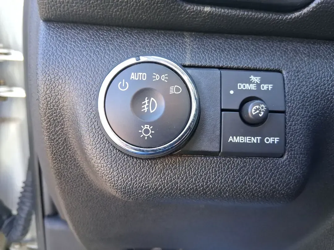 2015 Chevrolet Traverse 1LT (1GNKRGKD6FJ) with an 3.6L V-6 gasoline direct injection engine, 6-Speed Automatic transmission, located at 401 Woodman Dr, Riverside, OH, 45431, (937) 908-9800, 39.760899, -84.123421 - Pack up the kids, load the stroller and sports gear, and point the nose toward a weekend at Carillon Historical Park or a day trip down I75-this 2015 Chevrolet Traverse 1LT is the kind of roomy, confidence-inspiring SUV that makes family life and busy schedules feel easier. With three-row versatilit - Photo#17