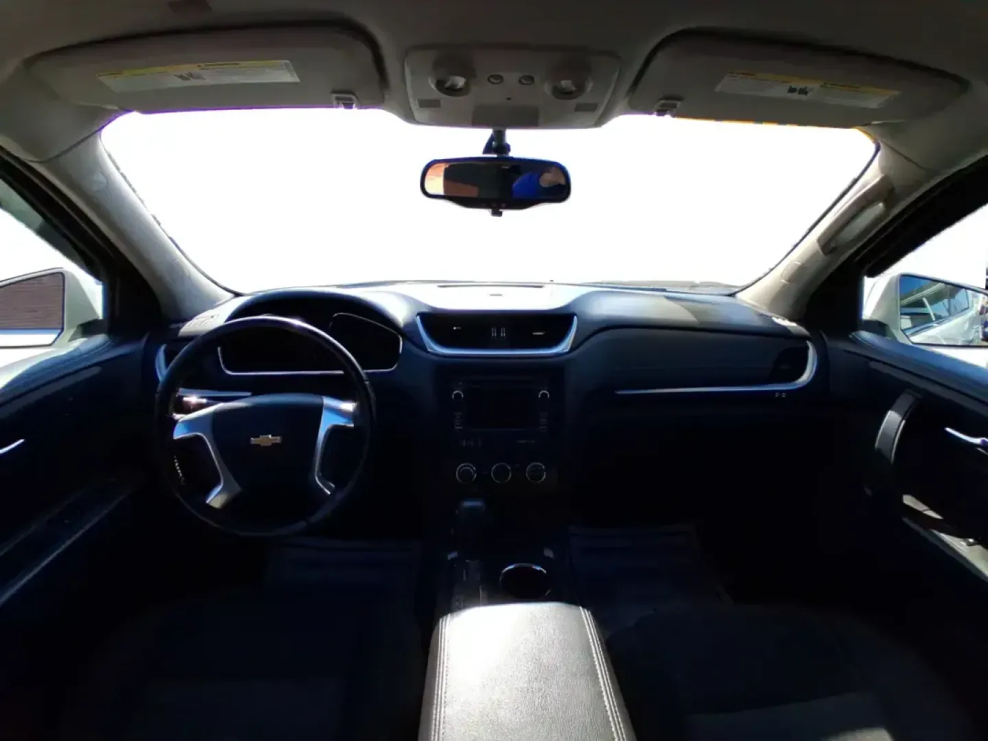 2015 Chevrolet Traverse 1LT (1GNKRGKD6FJ) with an 3.6L V-6 gasoline direct injection engine, 6-Speed Automatic transmission, located at 401 Woodman Dr, Riverside, OH, 45431, (937) 908-9800, 39.760899, -84.123421 - Pack up the kids, load the stroller and sports gear, and point the nose toward a weekend at Carillon Historical Park or a day trip down I75-this 2015 Chevrolet Traverse 1LT is the kind of roomy, confidence-inspiring SUV that makes family life and busy schedules feel easier. With three-row versatilit - Photo#21